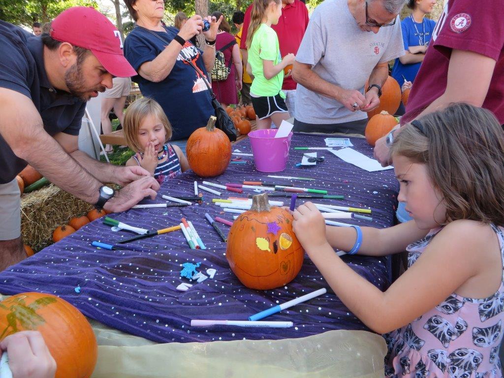 Enjoy the Castle Hills Fall Festival at the Village Shops
